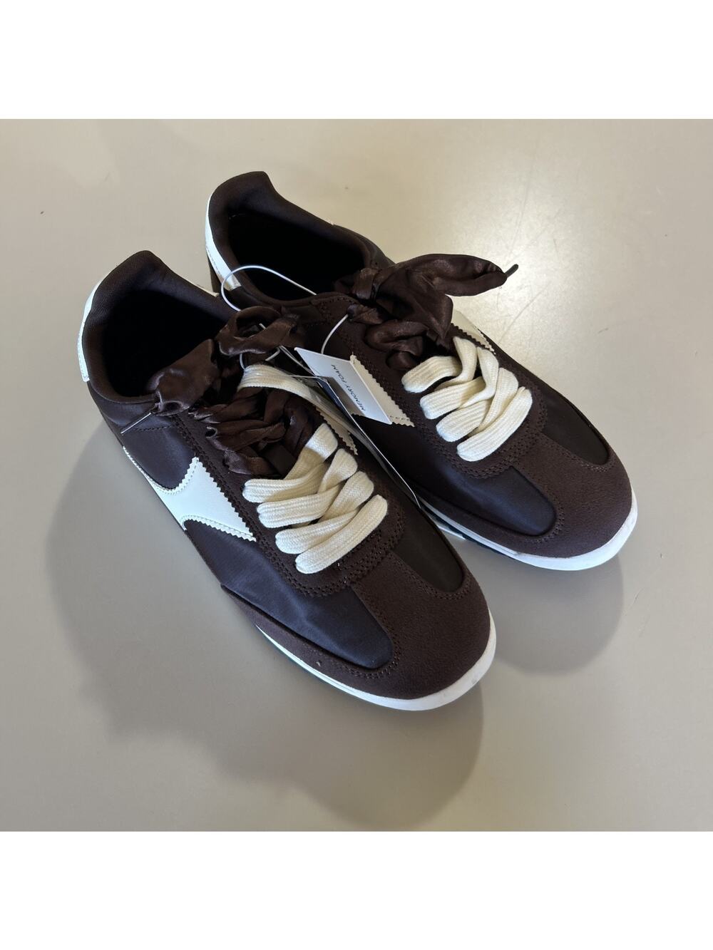 Universal threads Brown White Lace Up Low Top Sneakers Athletic Woman Size 10